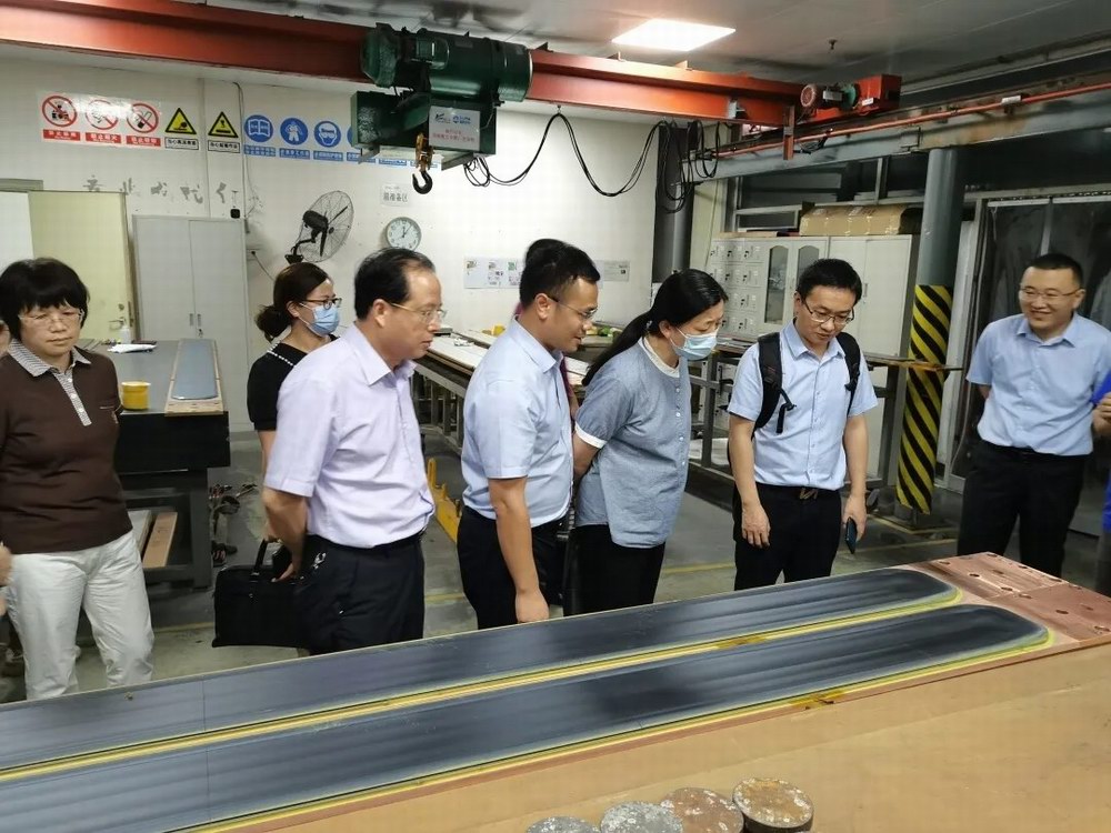 廣西壯族自治區(qū)工商聯機關黨委書記、一級巡視員陳寧一行蒞臨晶聯光電調研